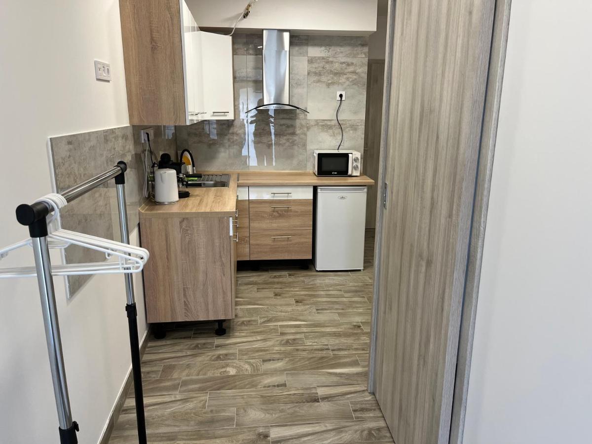 Rajczi Apartman Mohacs Bagian luar foto