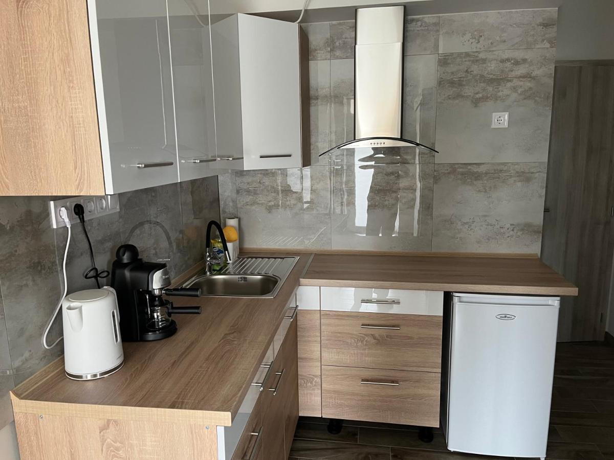 Rajczi Apartman Mohacs Bagian luar foto