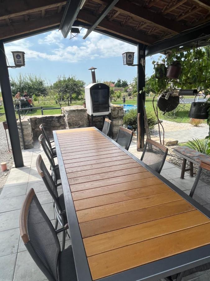 Rajczi Apartman Mohacs Bagian luar foto
